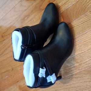 NWOT High-heeled black leather boots